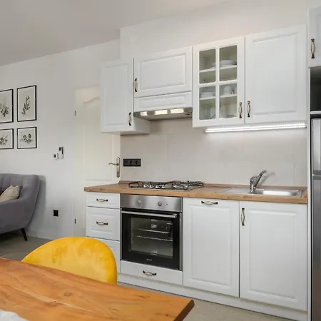 Casa Balussi By Briskva Vila *